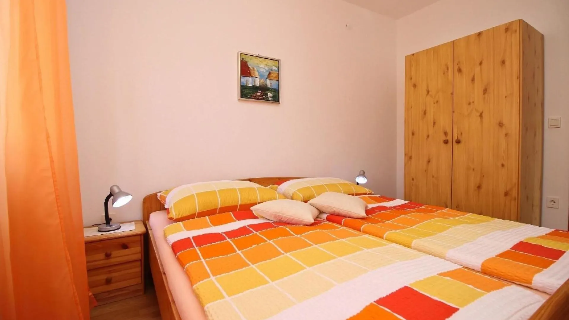 Appartement Ferienwohnung Fuer 5 Personen Ca 58 M In Silo, Adriakueste Kroatien Kroatische Inseln - B59534